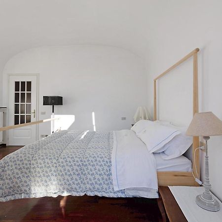 Residenza Stoechas White Apartment อัลเบงกา ภายนอก รูปภาพ
